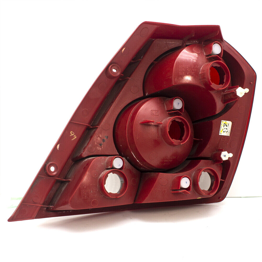 2004-2007 Chevy Aveo Driver Left Side Tail Light Lamp Outer Quarter GM2800175