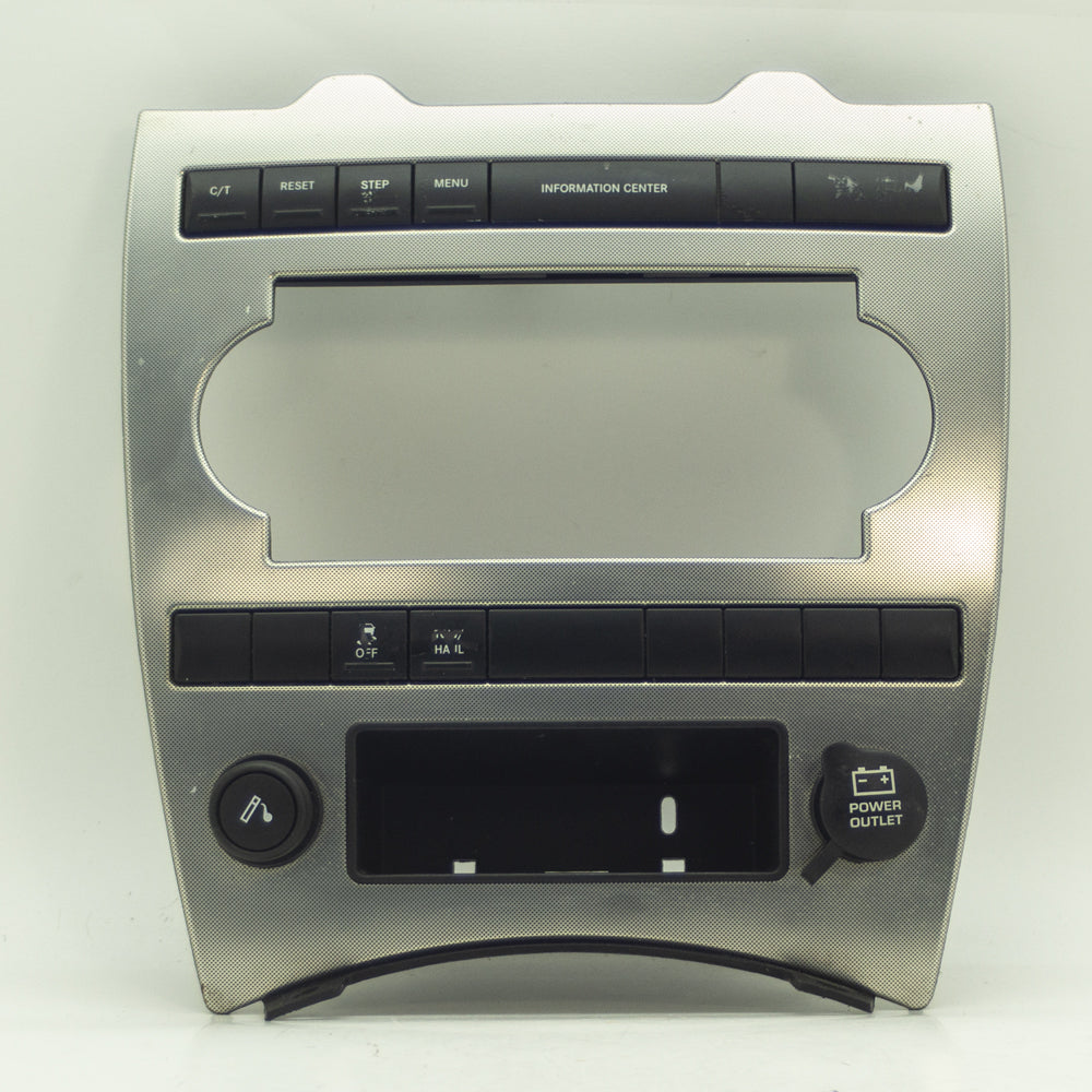 2005-2007 Jeep Grand Cherokee Front Temp Climate Control Bezel Trim OEM Silver